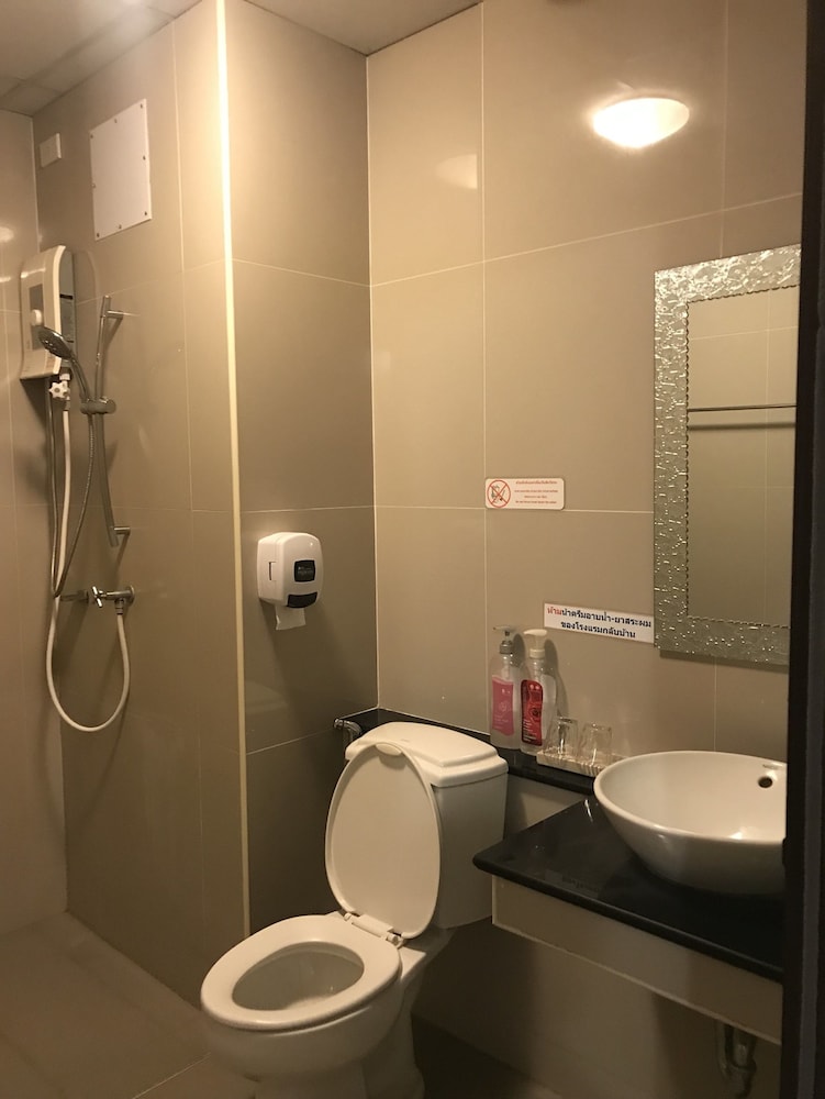 Ton Thong Resort Hotel 32/40