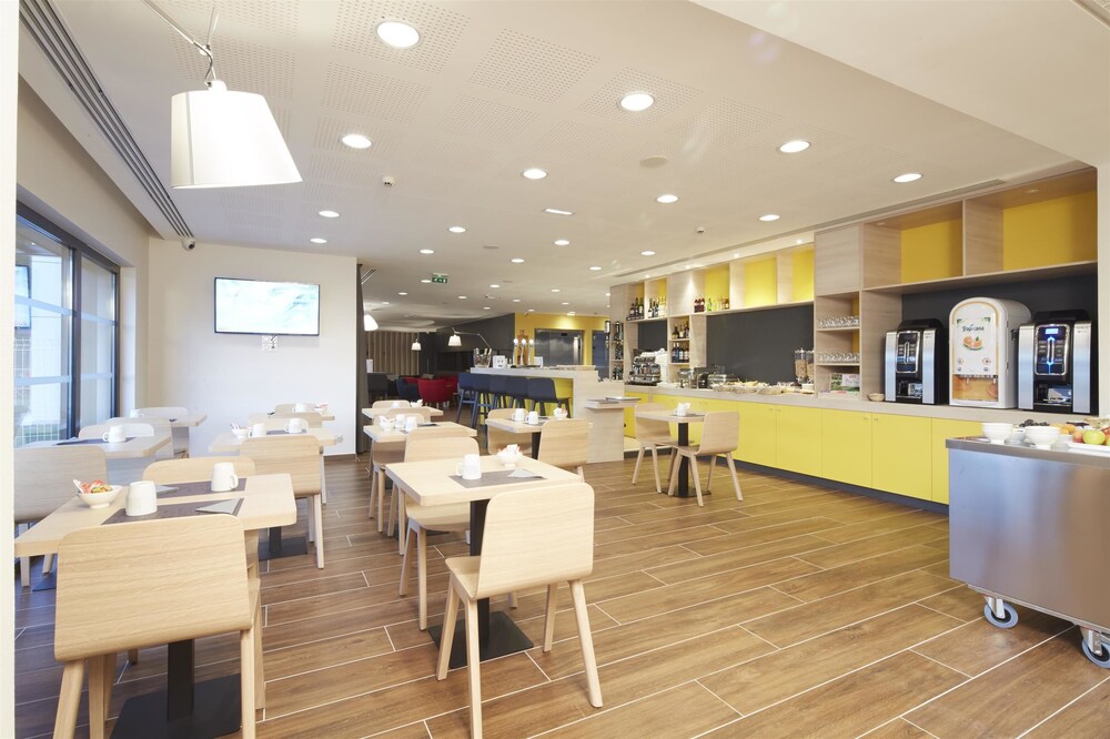KYRIAD PRESTIGE PAU - ZENITH - PALAIS DES SPORTS 7/54