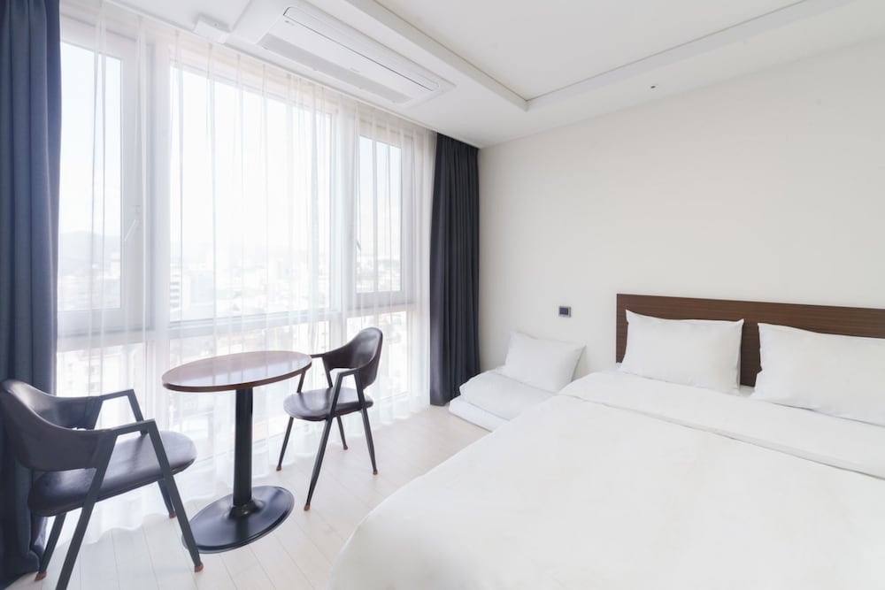 The Venezia Suite Hotel 7/45