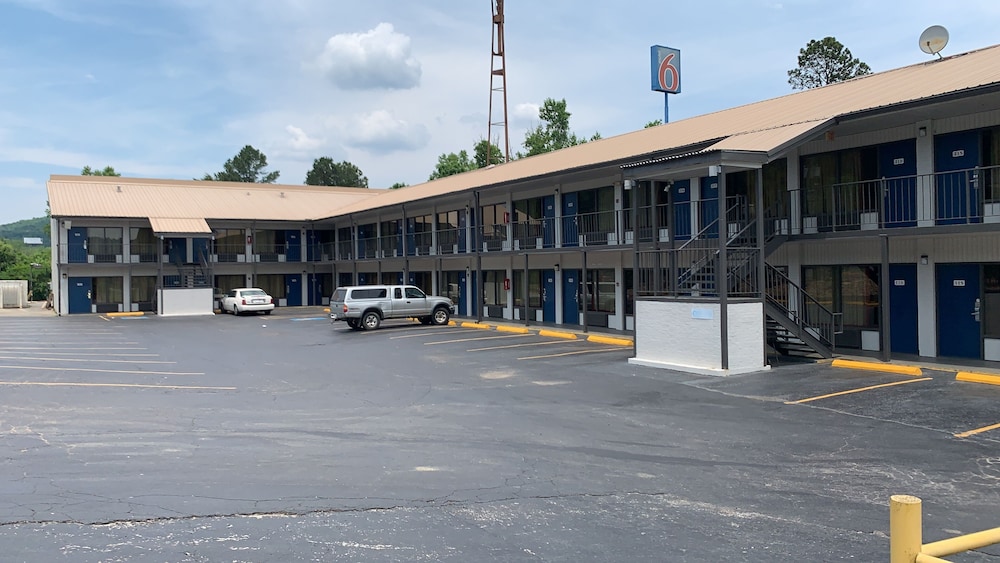 Motel6 Dalton, GA 45/47