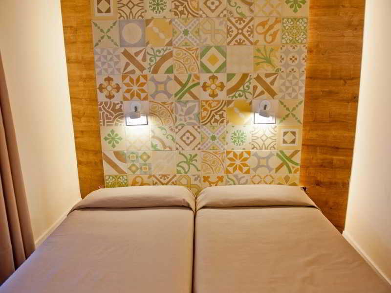 Hostal Marenostrum 21/58