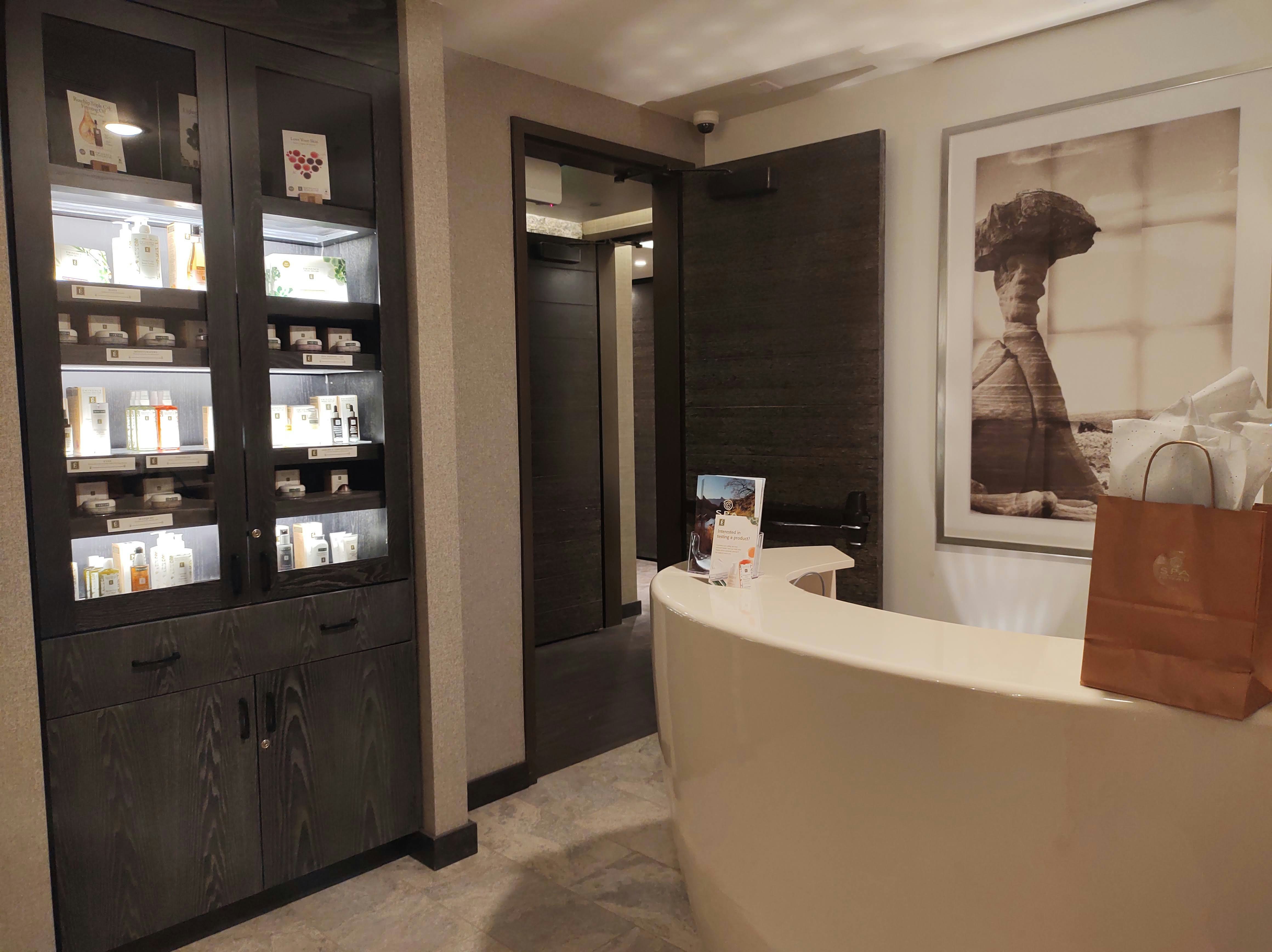 Hoodoo Moab, Curio Collection by Hilton 8/48