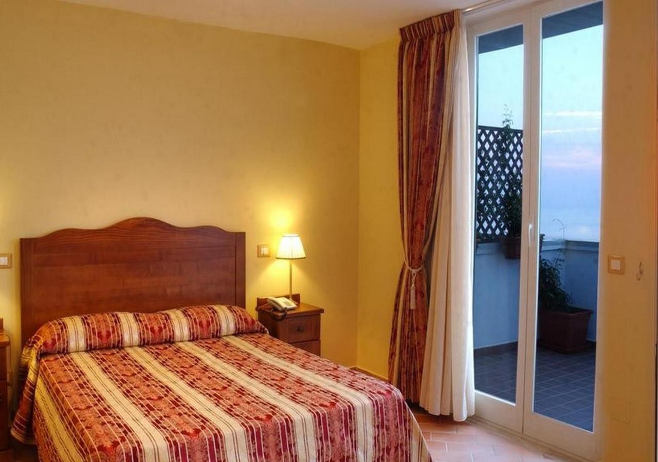 Room, Double Bed, Sea View