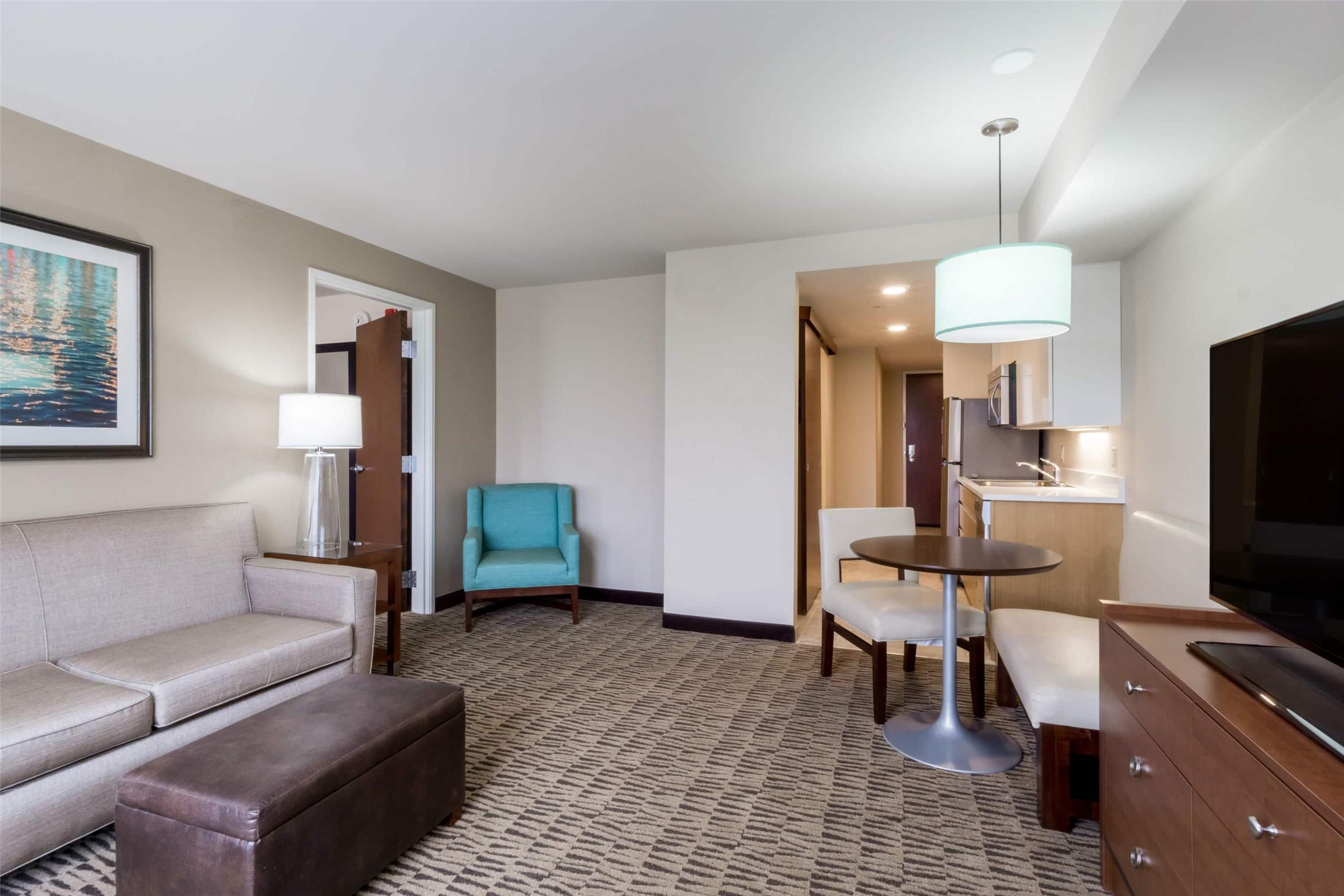 Hawthorn Suites By Wyndham Wheeling At the Highlands 18/45