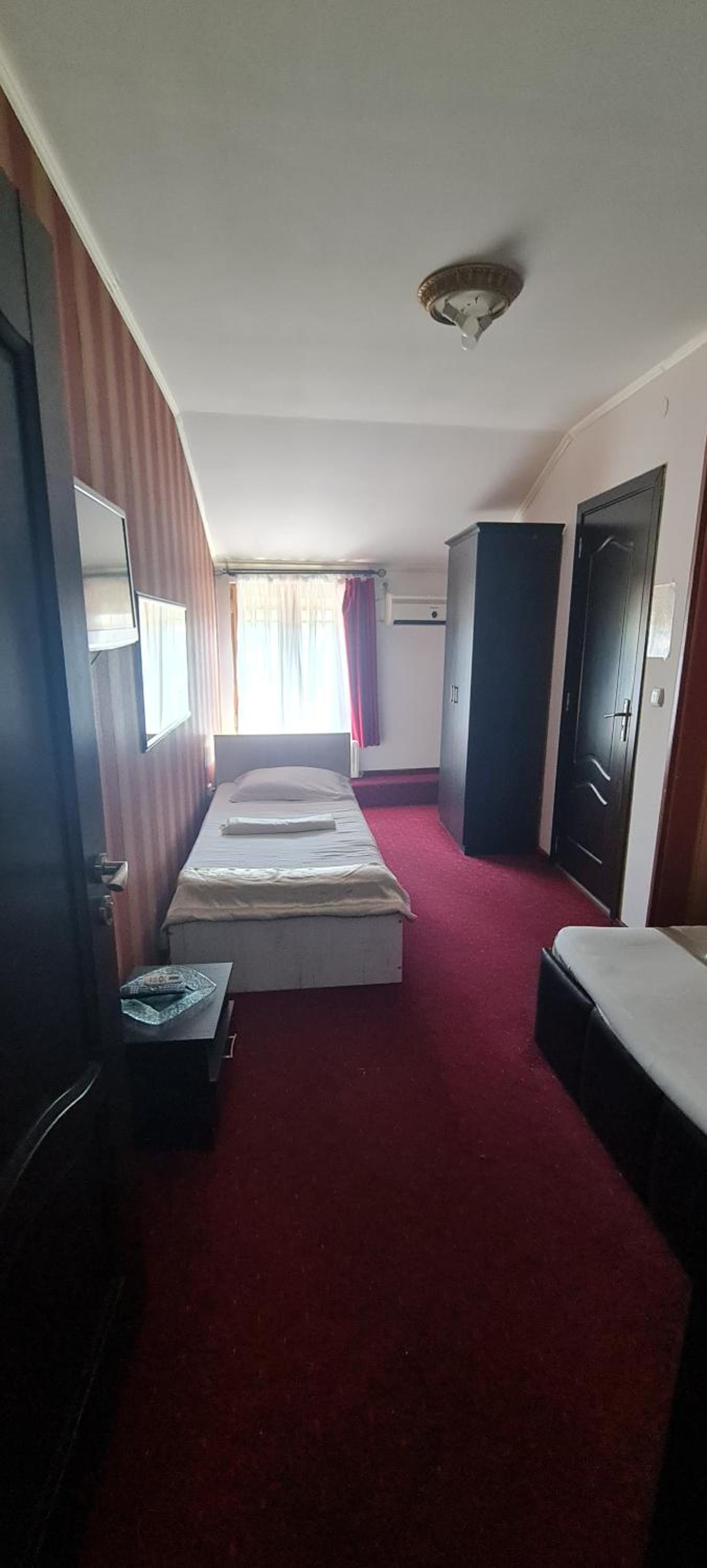 Class Hotel 8/13