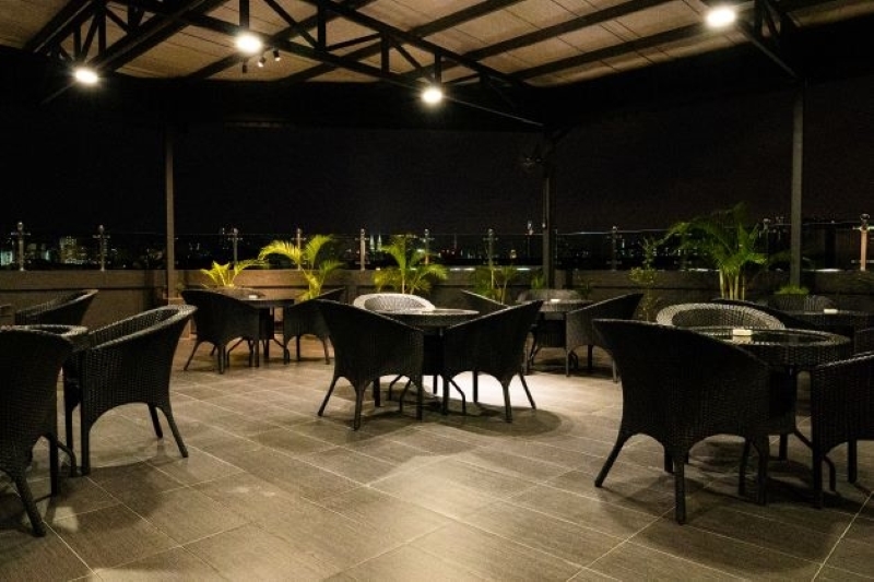 Suwara Hotel 29/36