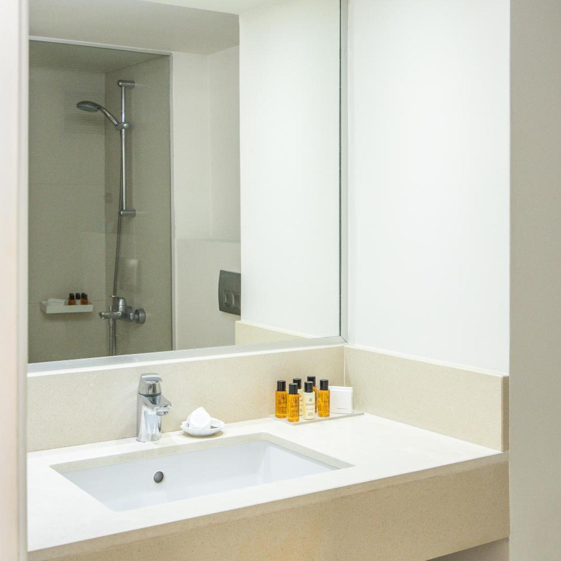 Standard, Triple, Single Bed, Lateral Side Sea View، Sandy Beach Hotel & Spa 3/9
