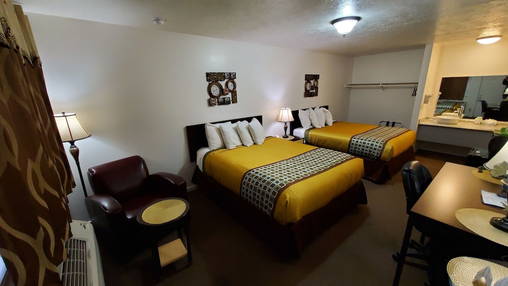 Motel West 18/44