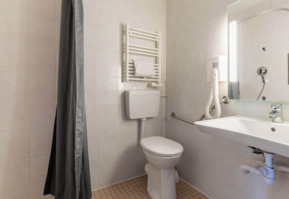 B&B HOTEL Colmar Lumiere 46/49