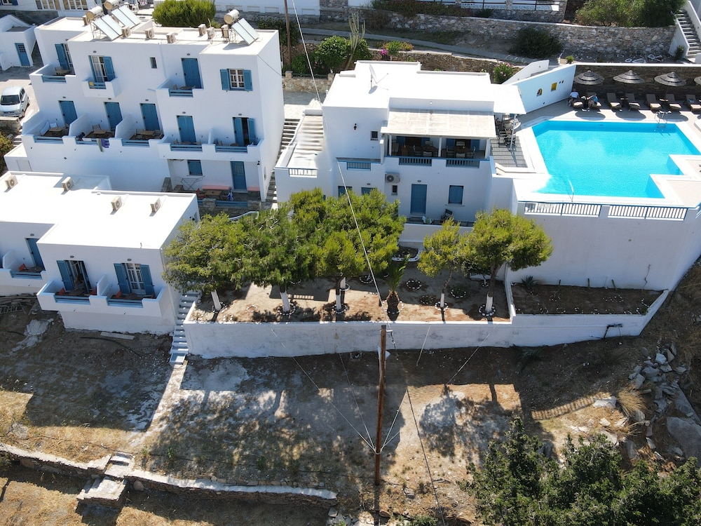 Golden Sun Hotel 49/56