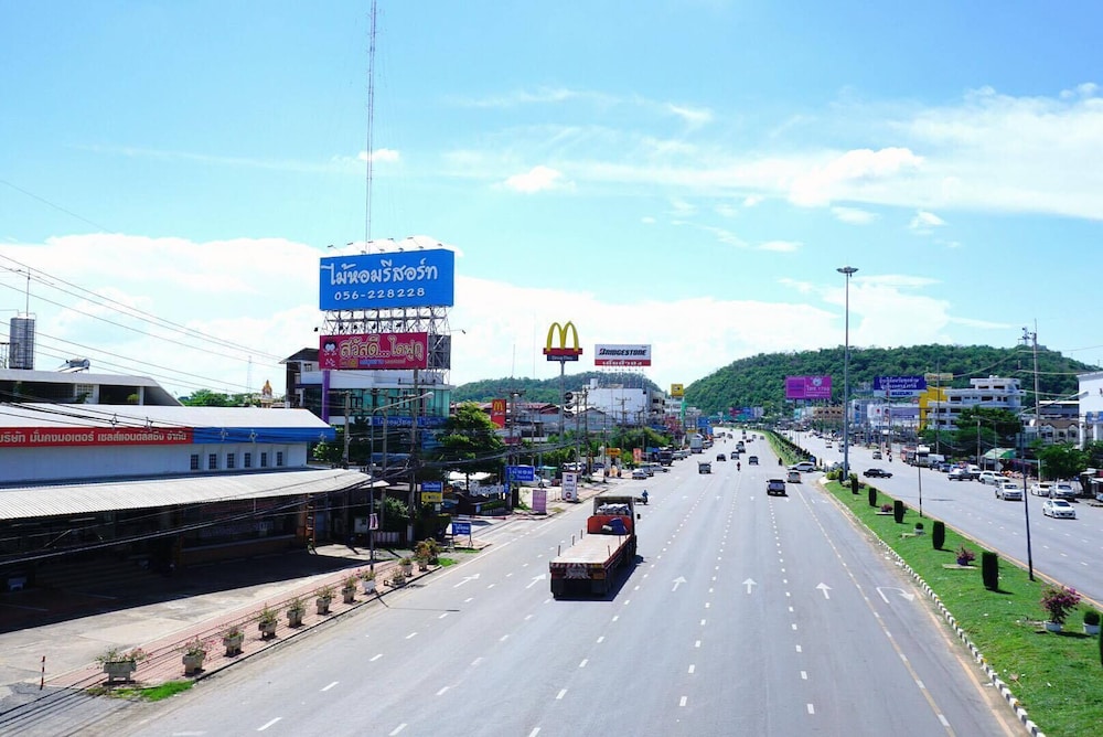 Maihom Resort Dechatiwong Bridge 20/20