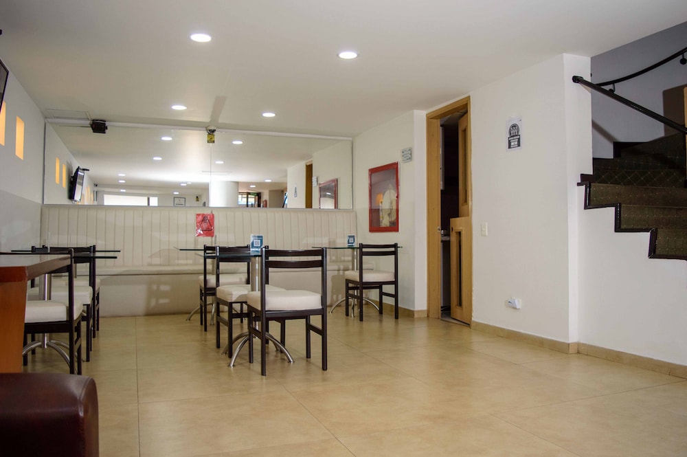 Hotel Castellana 95 32/44