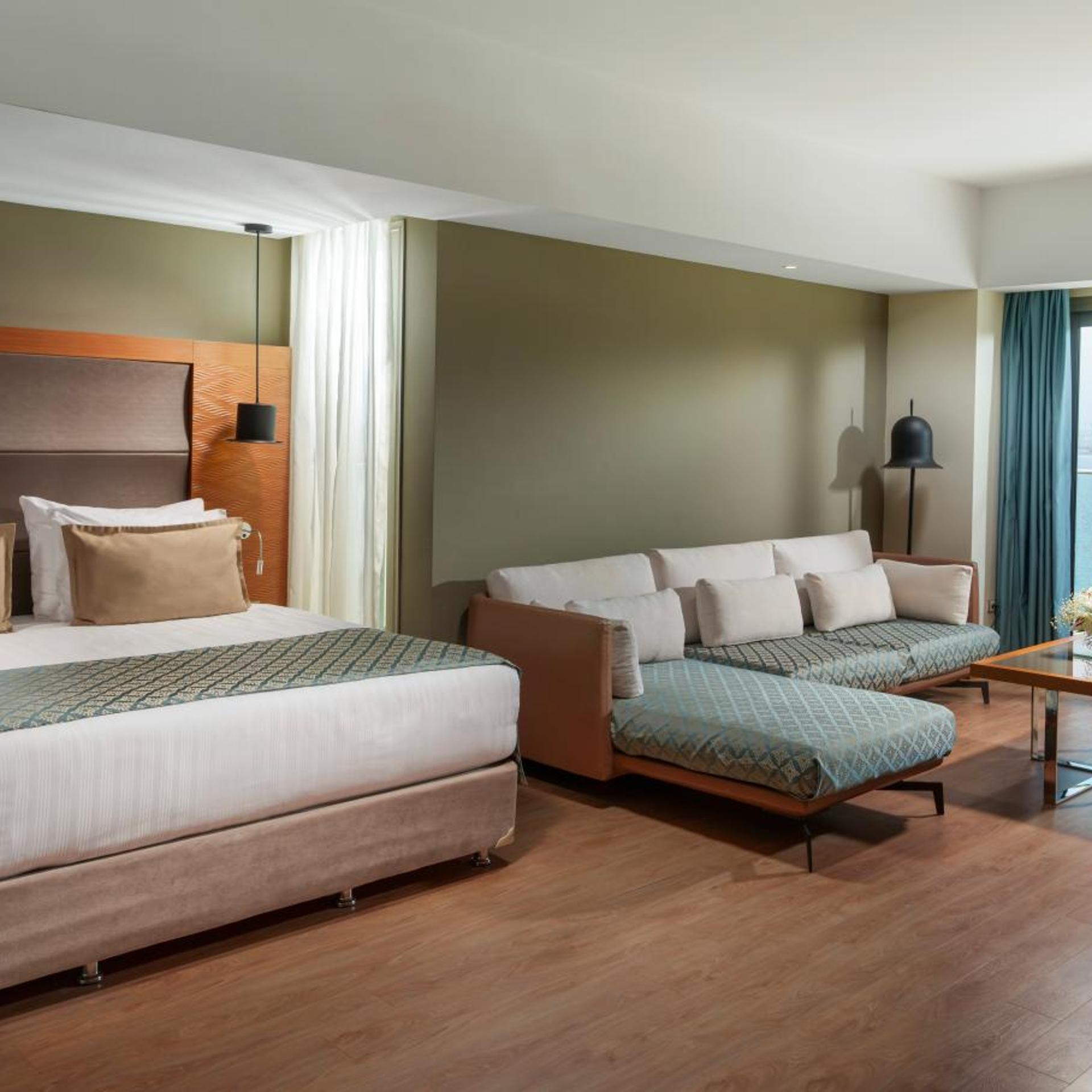 Deluxe, Suite