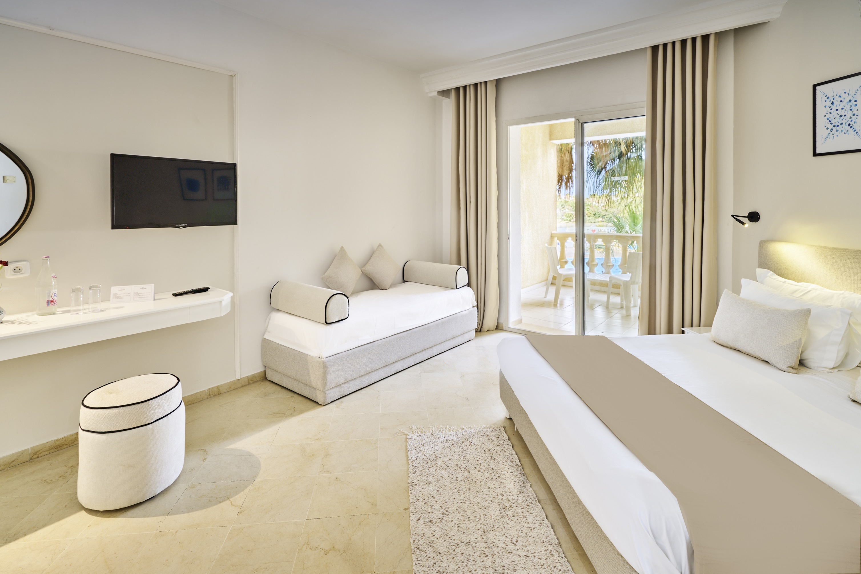 Single Pool view Room with Child