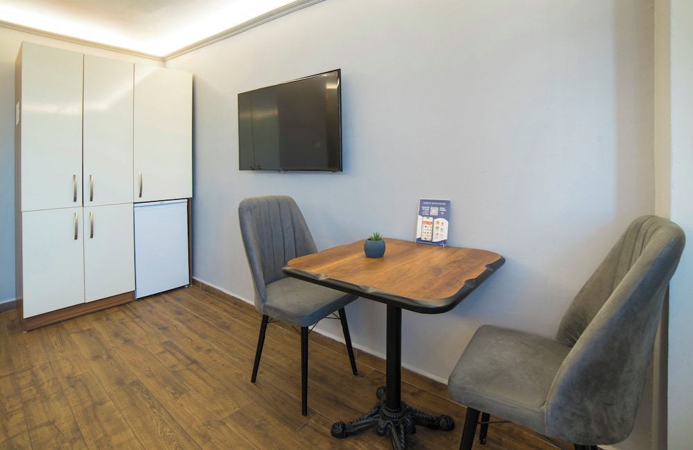 Zendy Suite Hotel 80/88