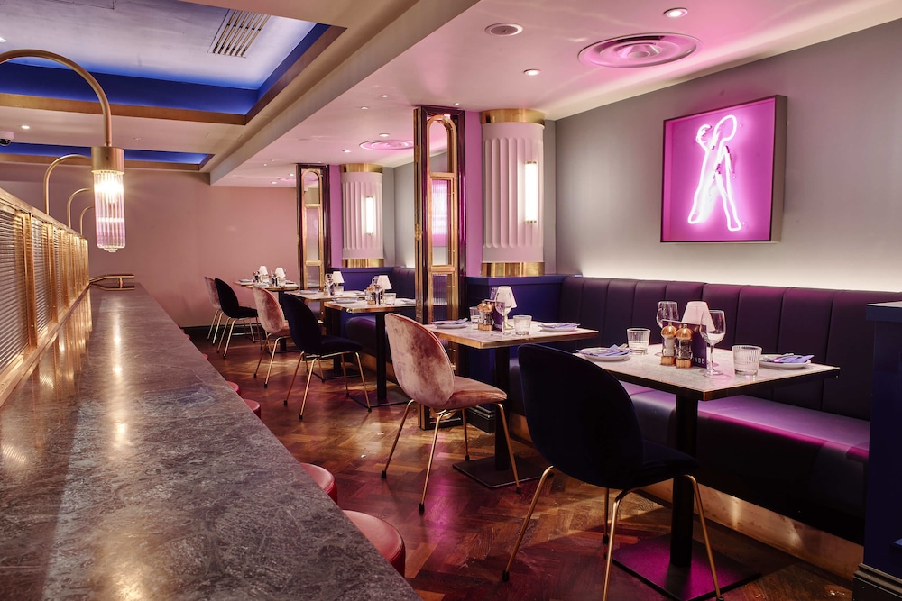 Le Monde Hotel 42/50
