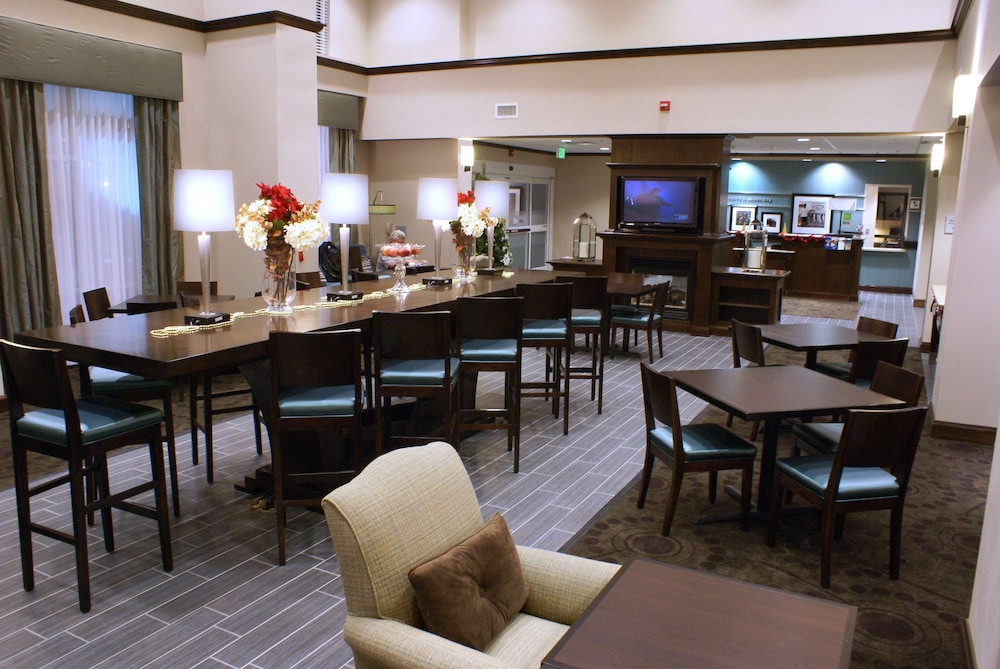Hampton Inn and Suites Suisun City Waterfront 34/50