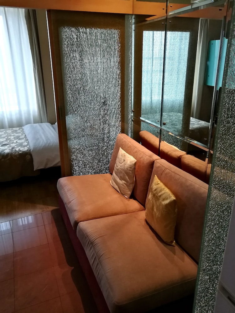 Shanghai Abest Xinshikong Apartments 43/71