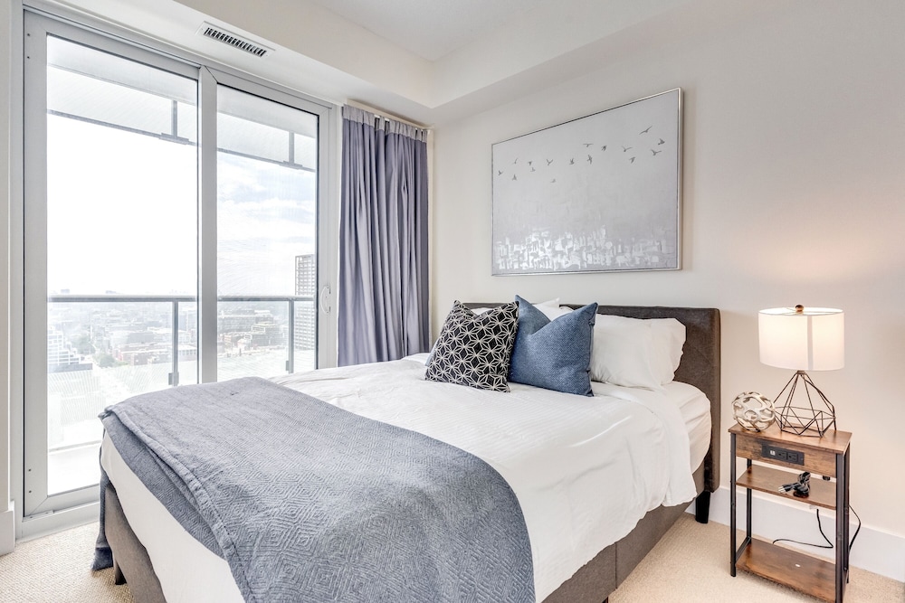 GLOBALSTAY Modern Downtown Apartment 13/46