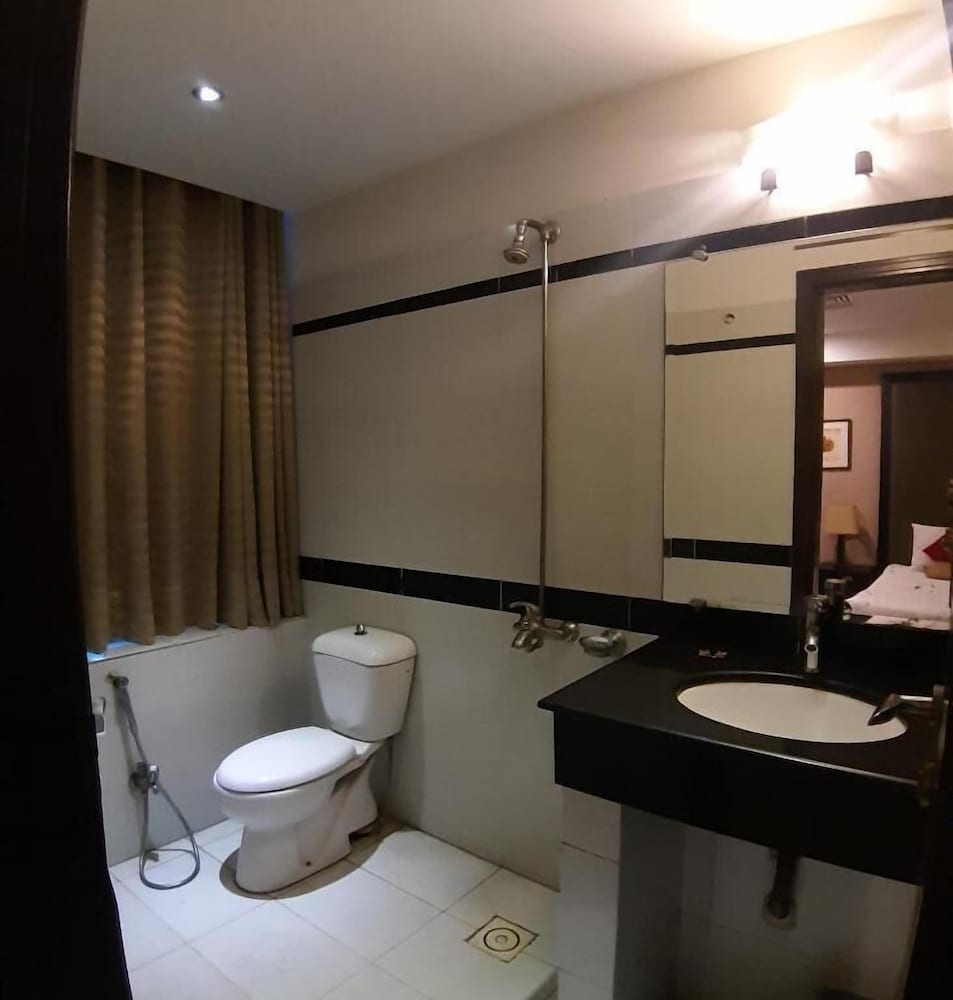 The Grand Inn Hotel 50/50