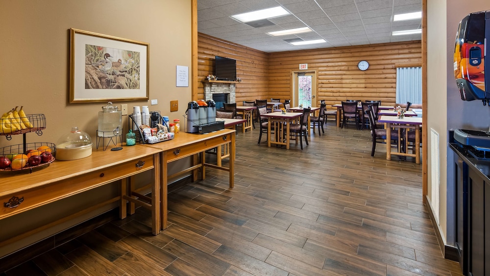 Best Western Dodgeville Inn & Suites 33/38