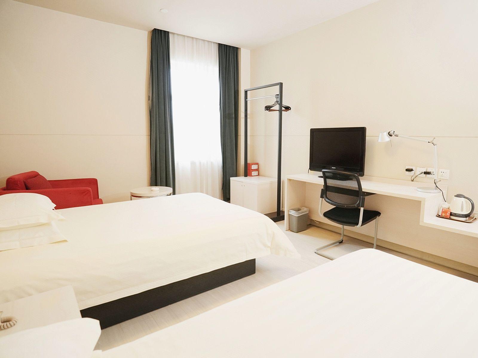 Leisure, Twin Beds
