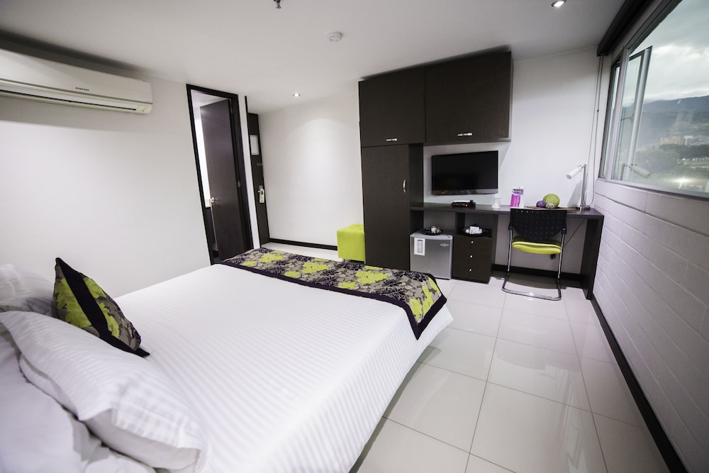 HOTEL GOLDEN PALERMO 8/50