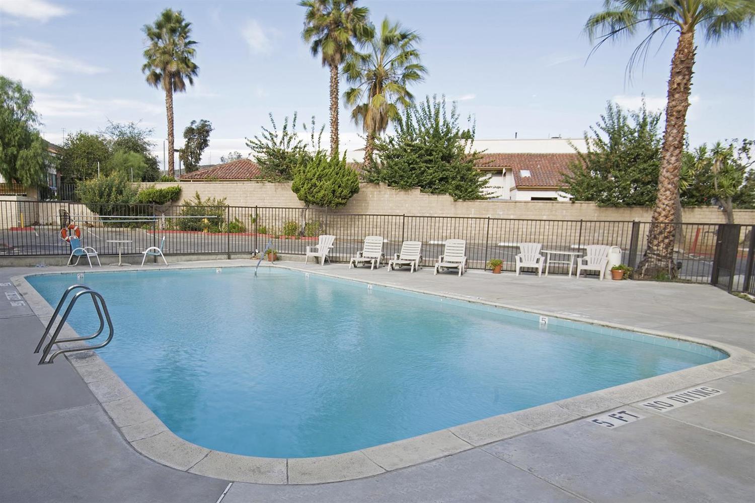Americas Best Value Inn Thousand Oaks 15/21
