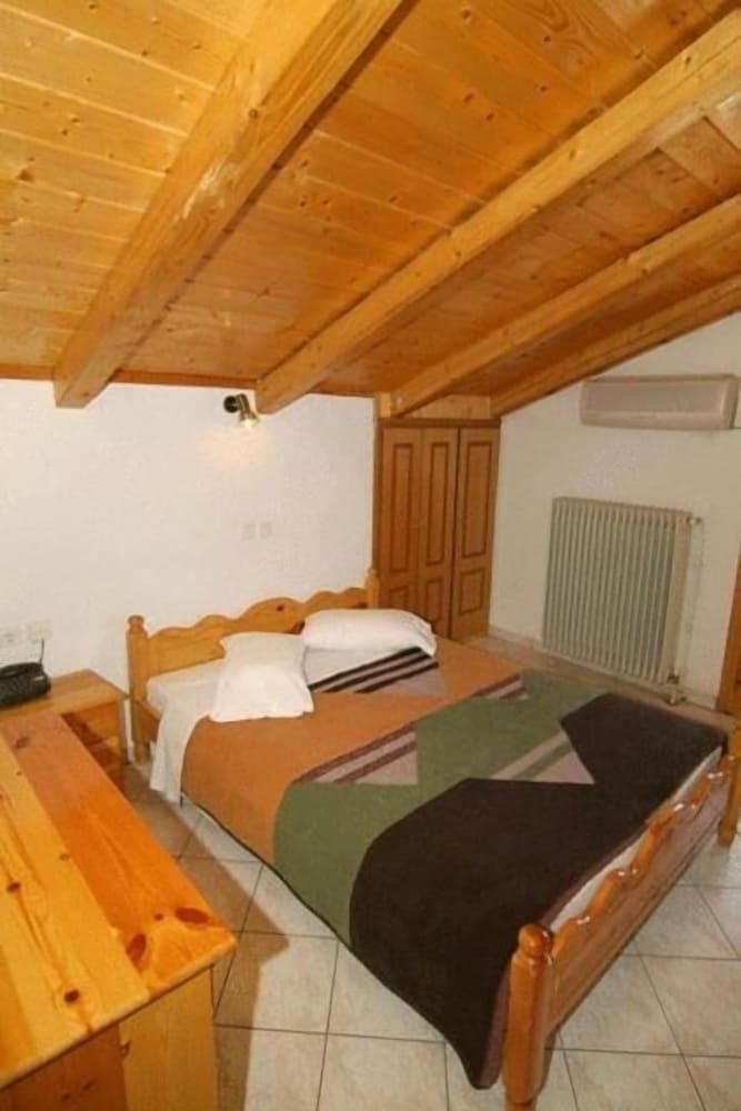 Orfeas Hotel 28/48