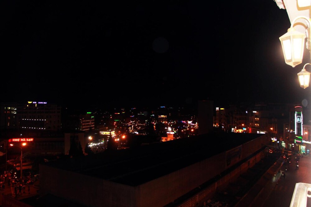 Diamond Hotel 2/22