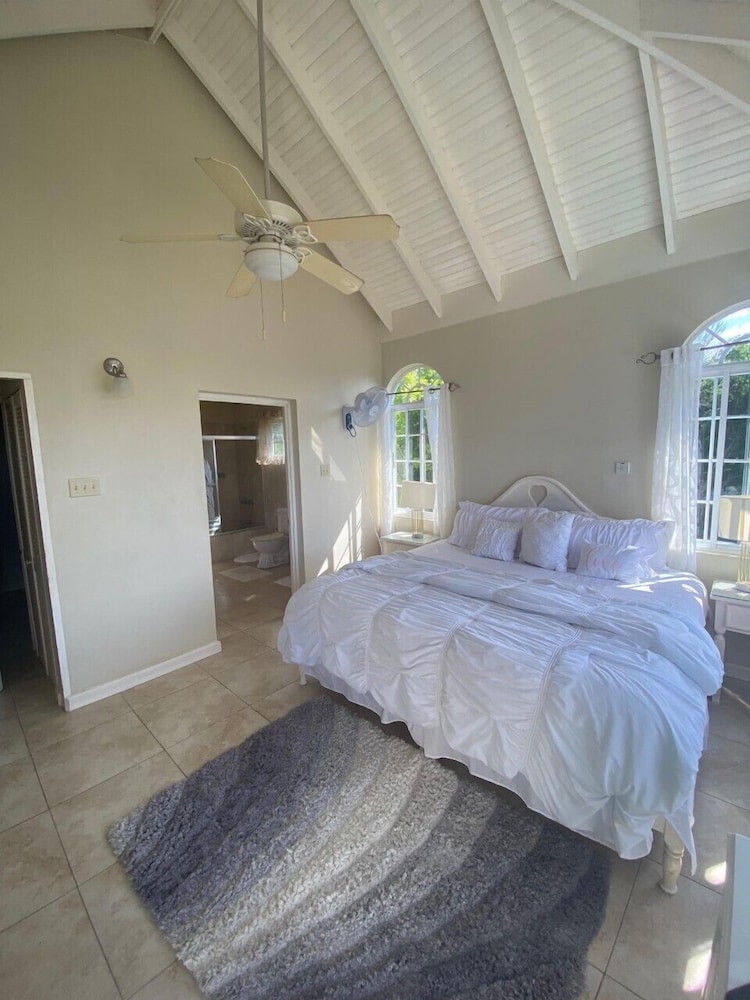 Retreat Guesthouse Luxury Suites 19/50