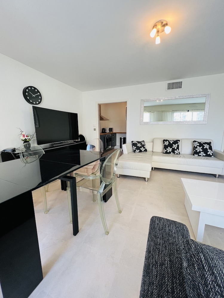 Carlton Riviera 33/50