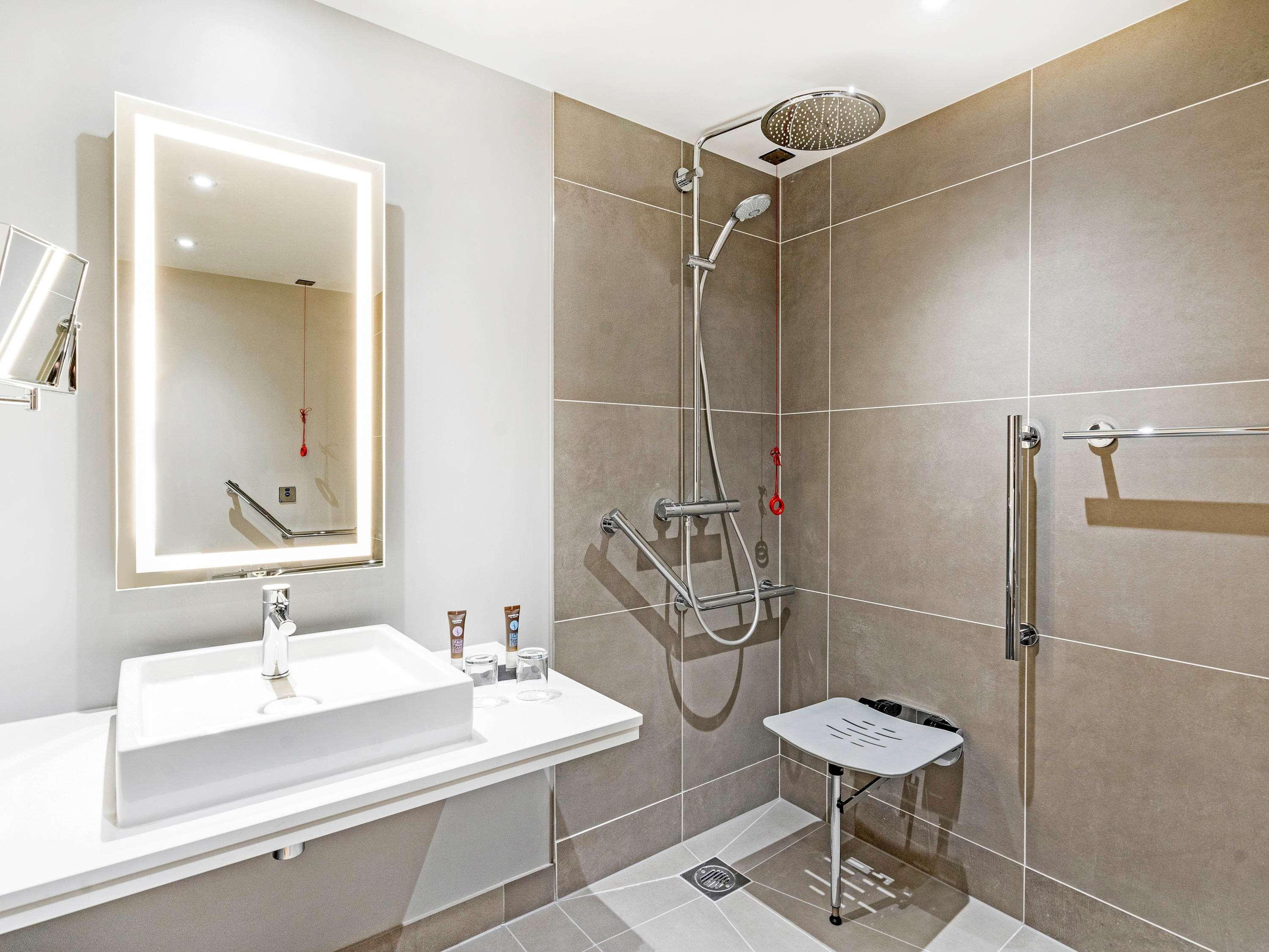 غرفة سوبيريور بسرير مزدوج لذوي الإعاقة، Novotel Leicester 2/2