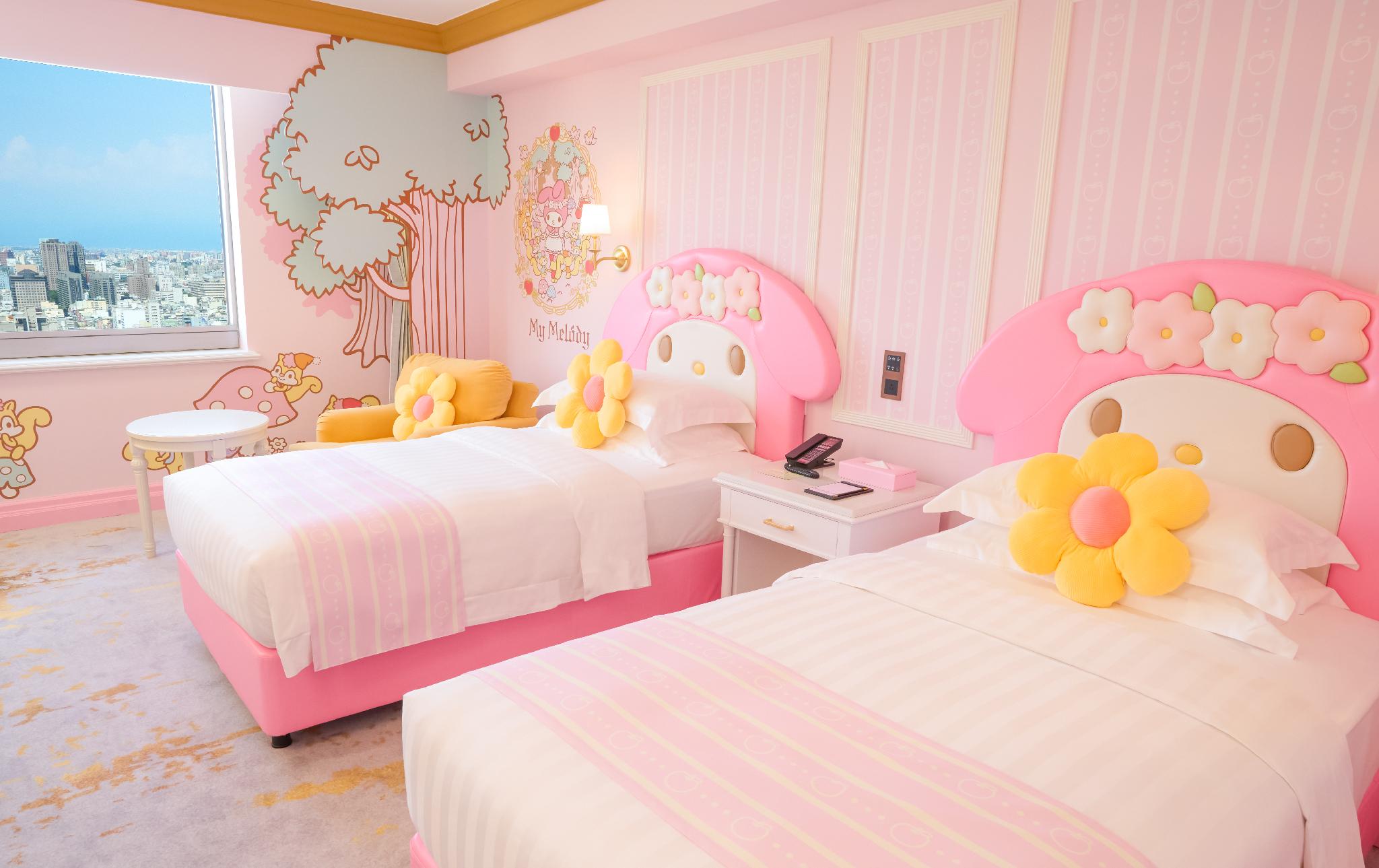 Theme, Superior, Twin Beds