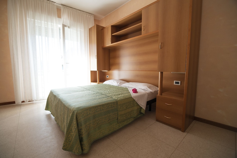 Hotel Nuova Flavia 4/18