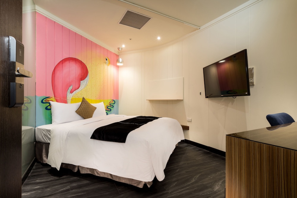ECONOMY, DOUBLE BED, NO WINDOW