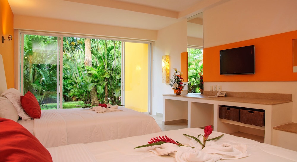 Hotel Ixzi Plus 28/63