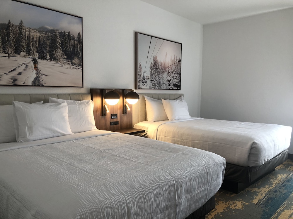 La Quinta Inn & Suites by Wyndham Denver Parker 8/50