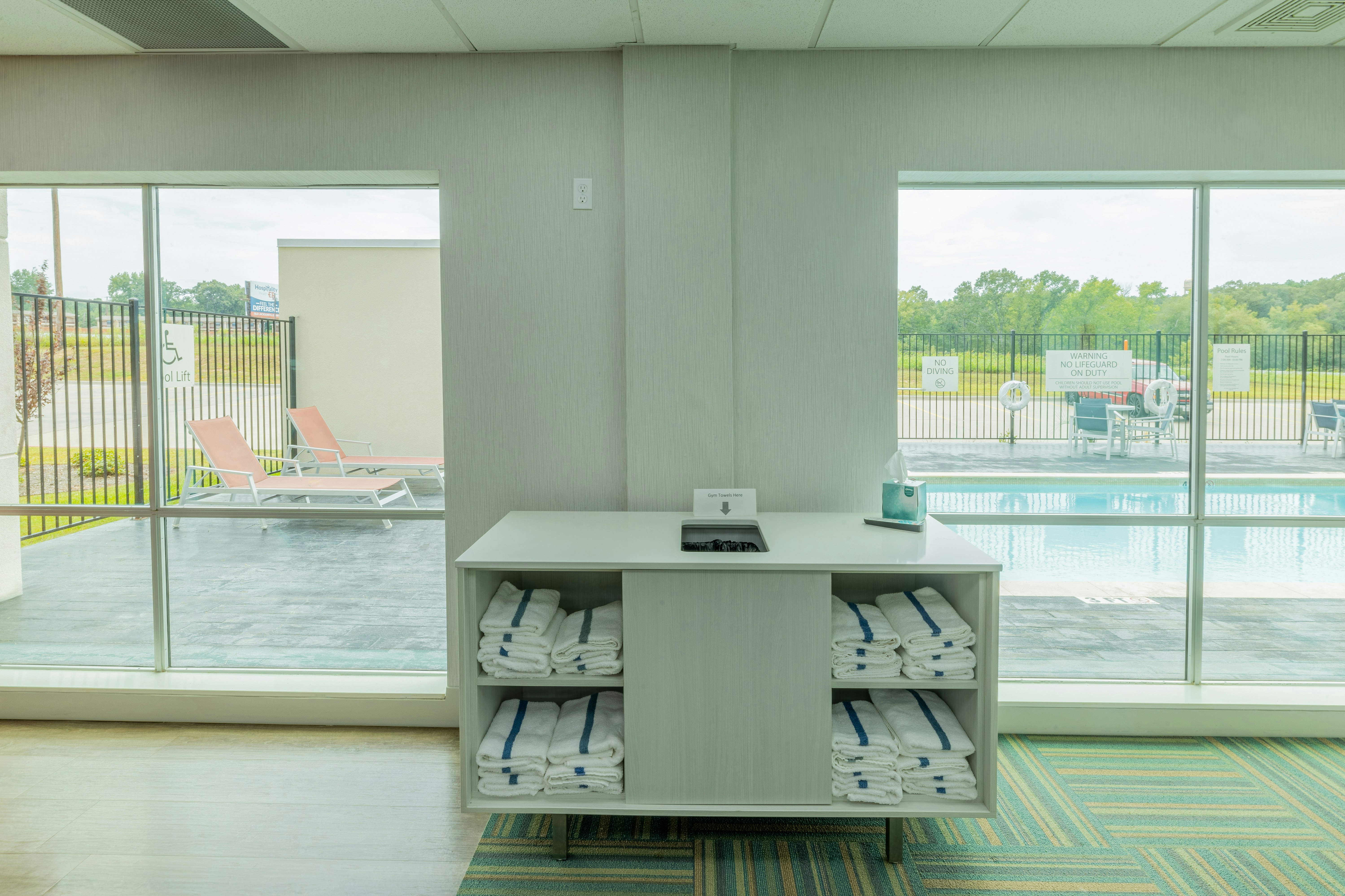 Holiday Inn Express Suites Lindale 59/68