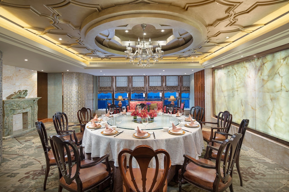 Crowne Plaza Shanghai Nanjing Road, an IHG hotel 57/71