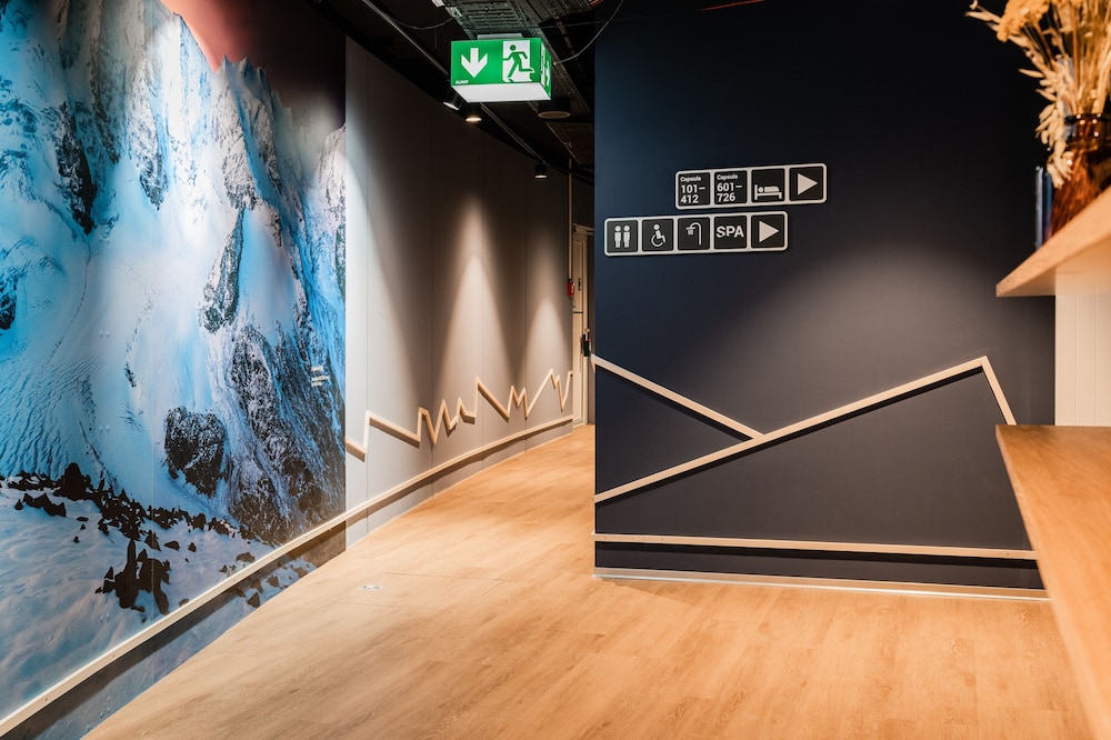 Capsule Hotel - Alpine Garden Zurich Airport 16/37