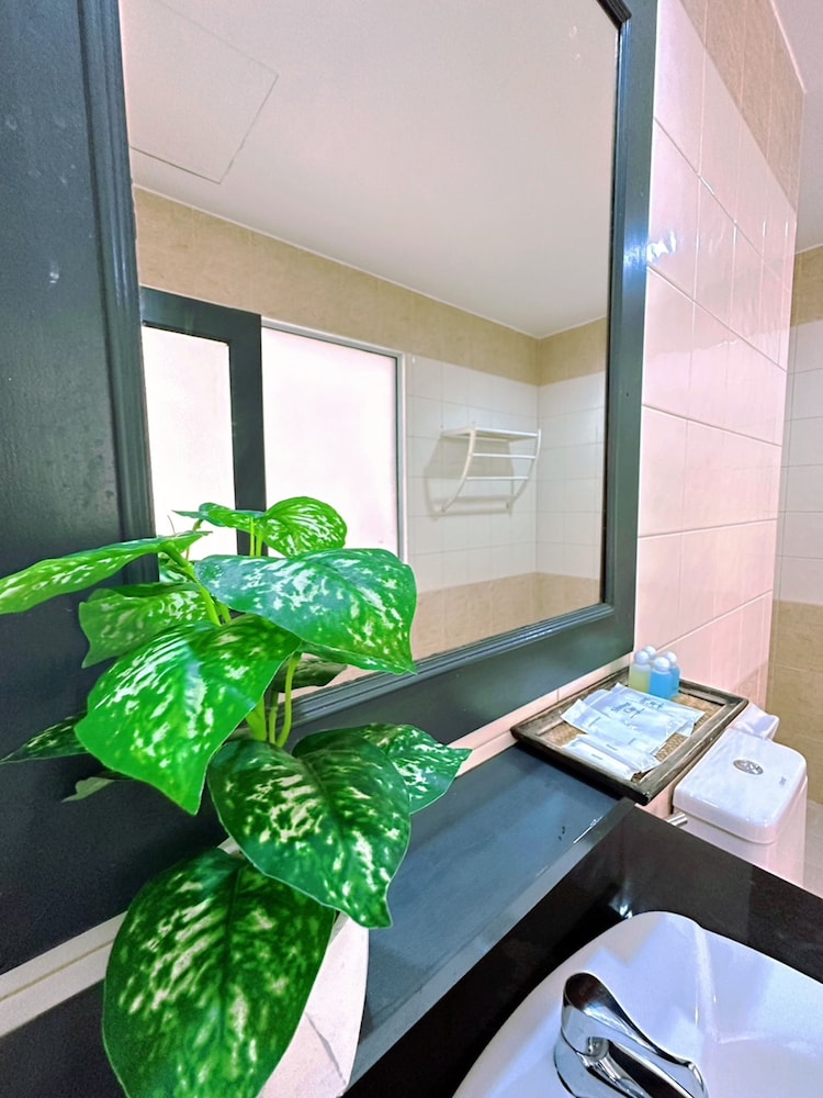 Hotel Baya Patong Beach 46/65