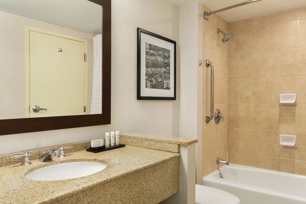 Embassy Suites by Hilton Boston at Logan Airport 13/65