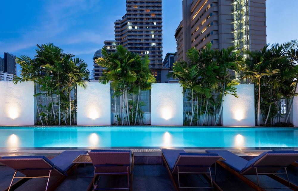 RADISSON SUITES BANGKOK SUKHUMVIT 69/73