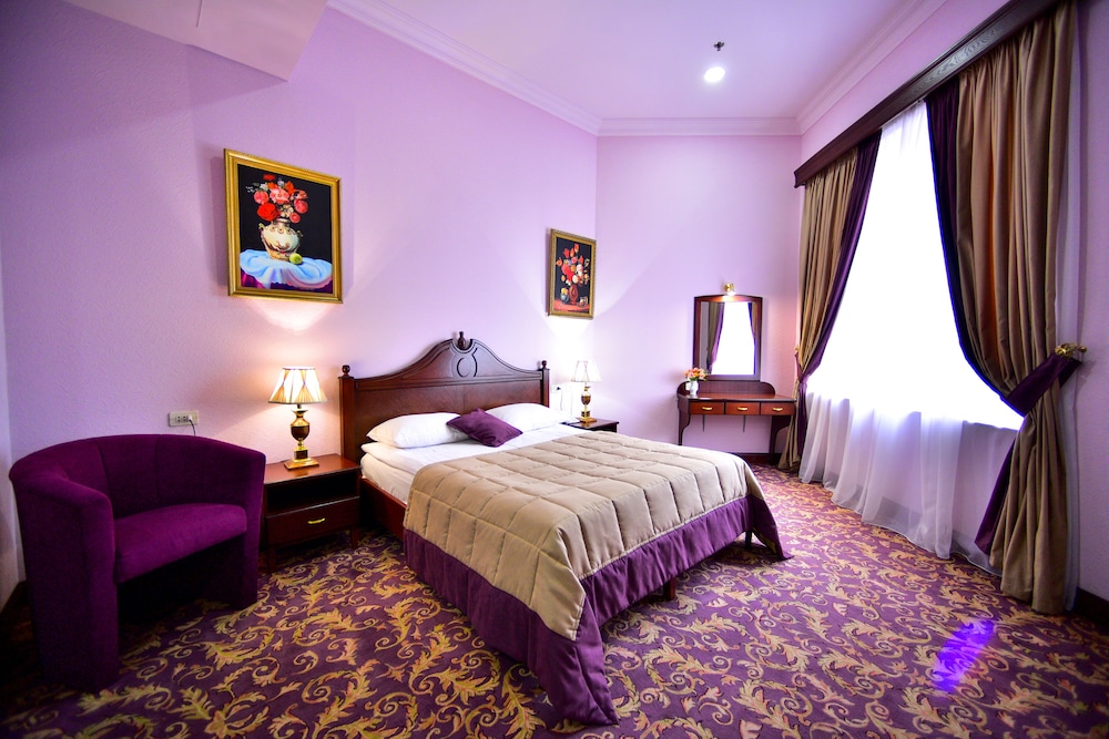 METROPOL HOTEL 29/65