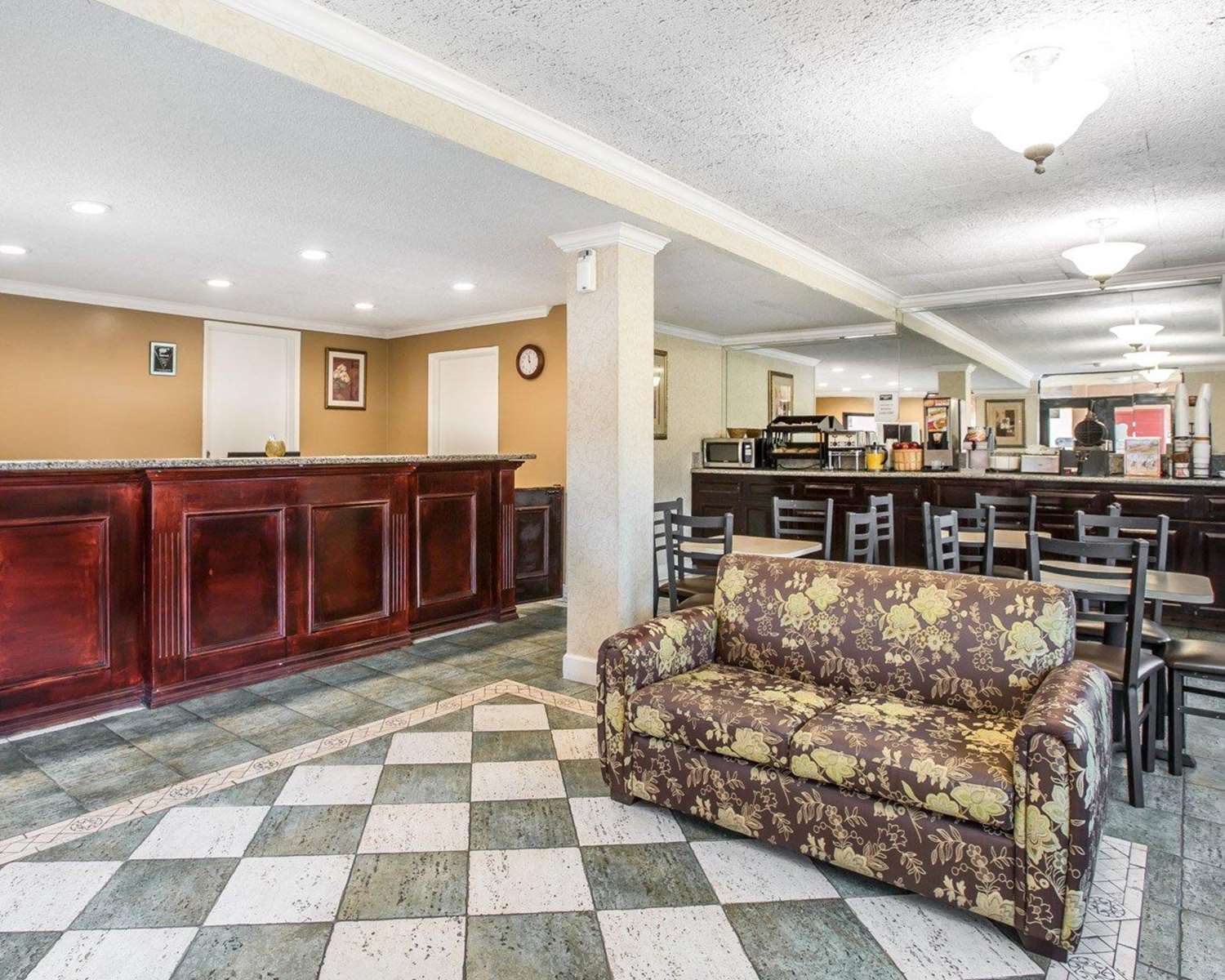 Gateway Inn Gardena Los Angeles South 7/45
