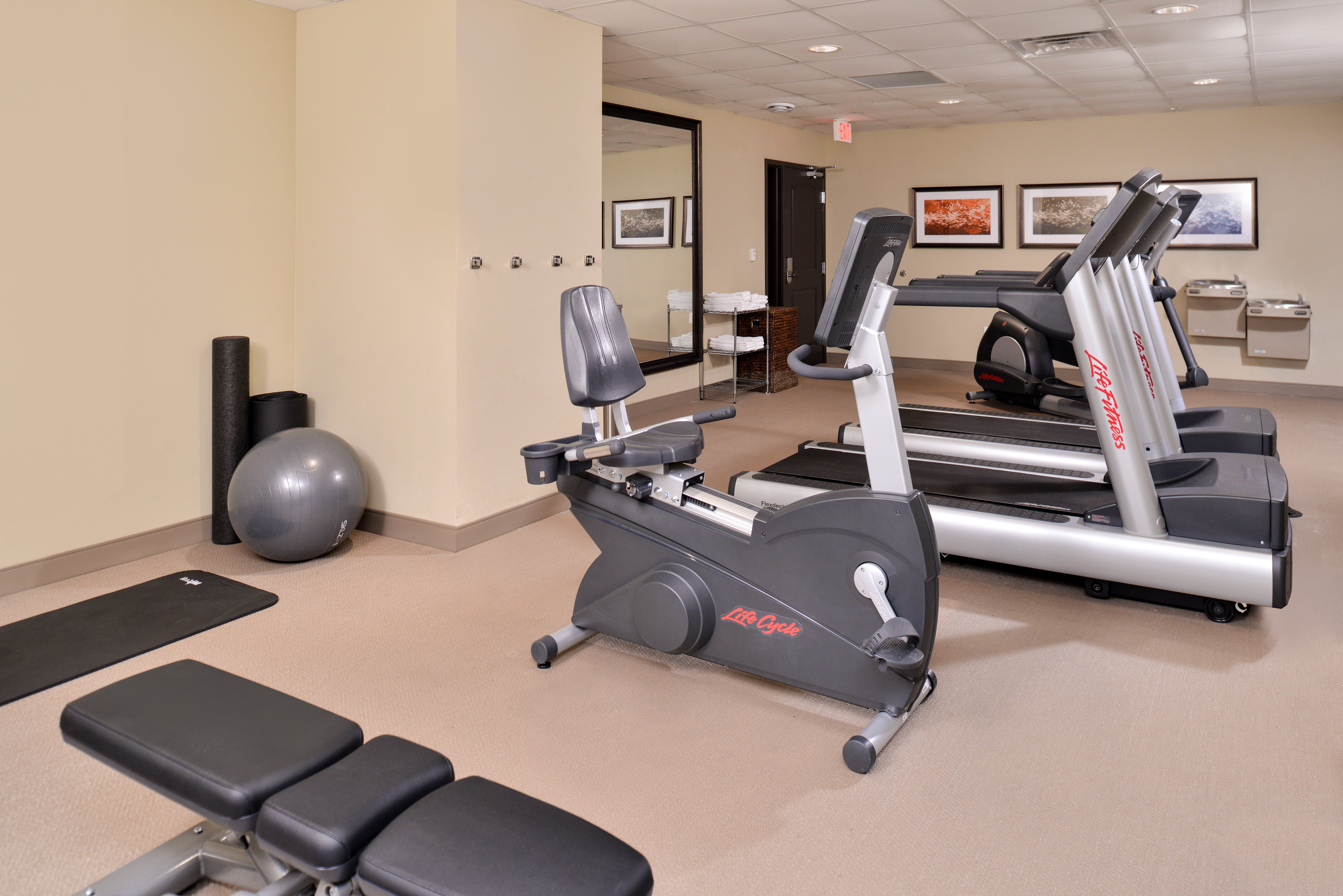 STAYBRIDGE SUITES ROCHESTER COMMERCE DR NW 29/56