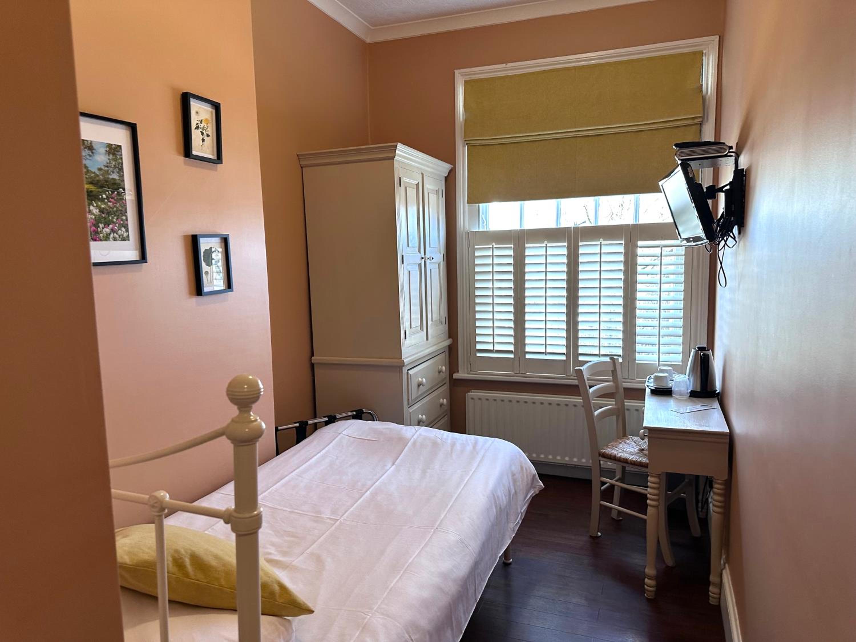 Standard, Single, Single Bed