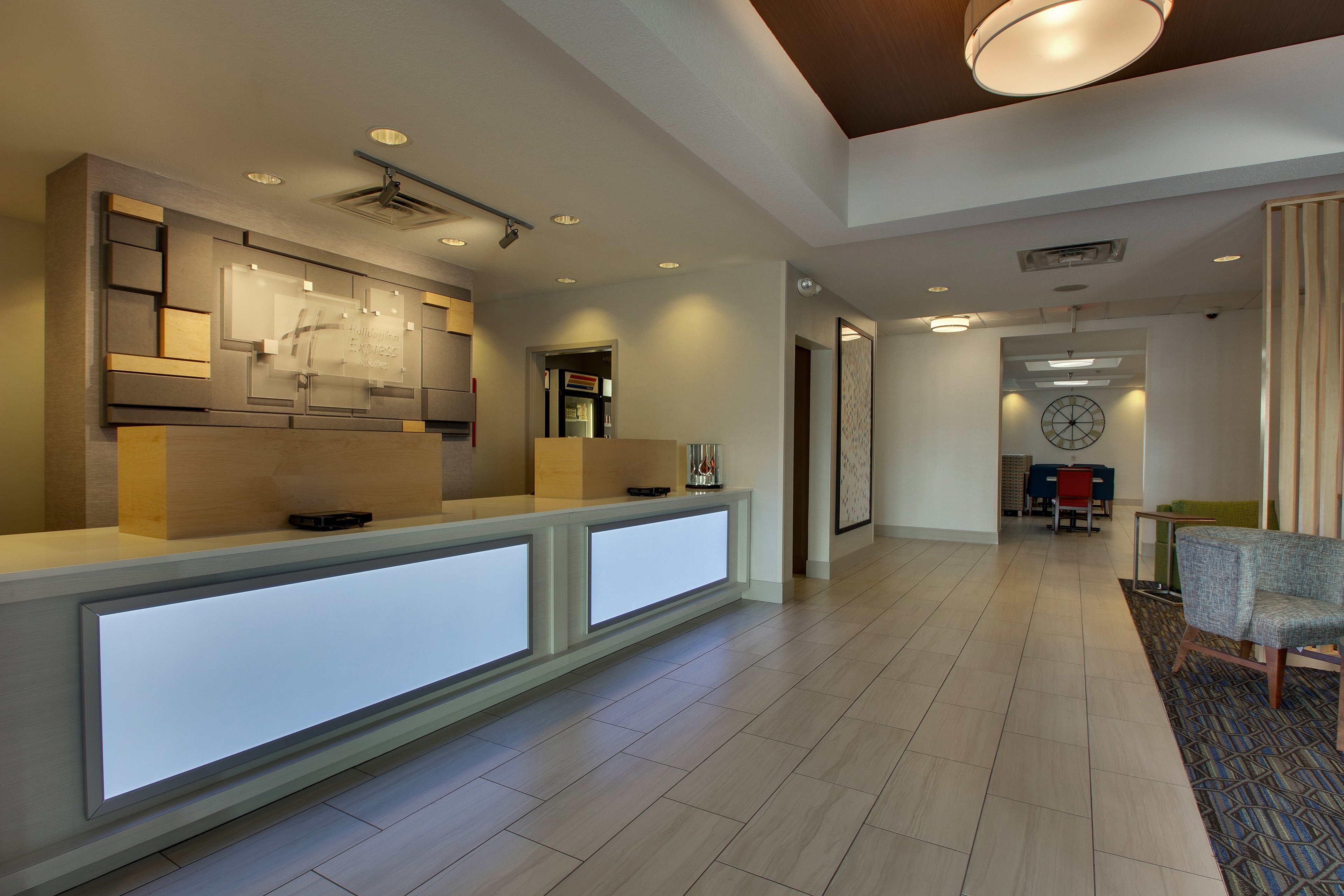 Holiday Inn Express Suites Morris 5/49