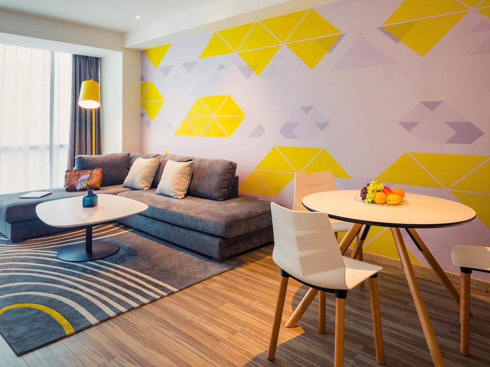Mercure Shanghai Hongqiao South 79/96